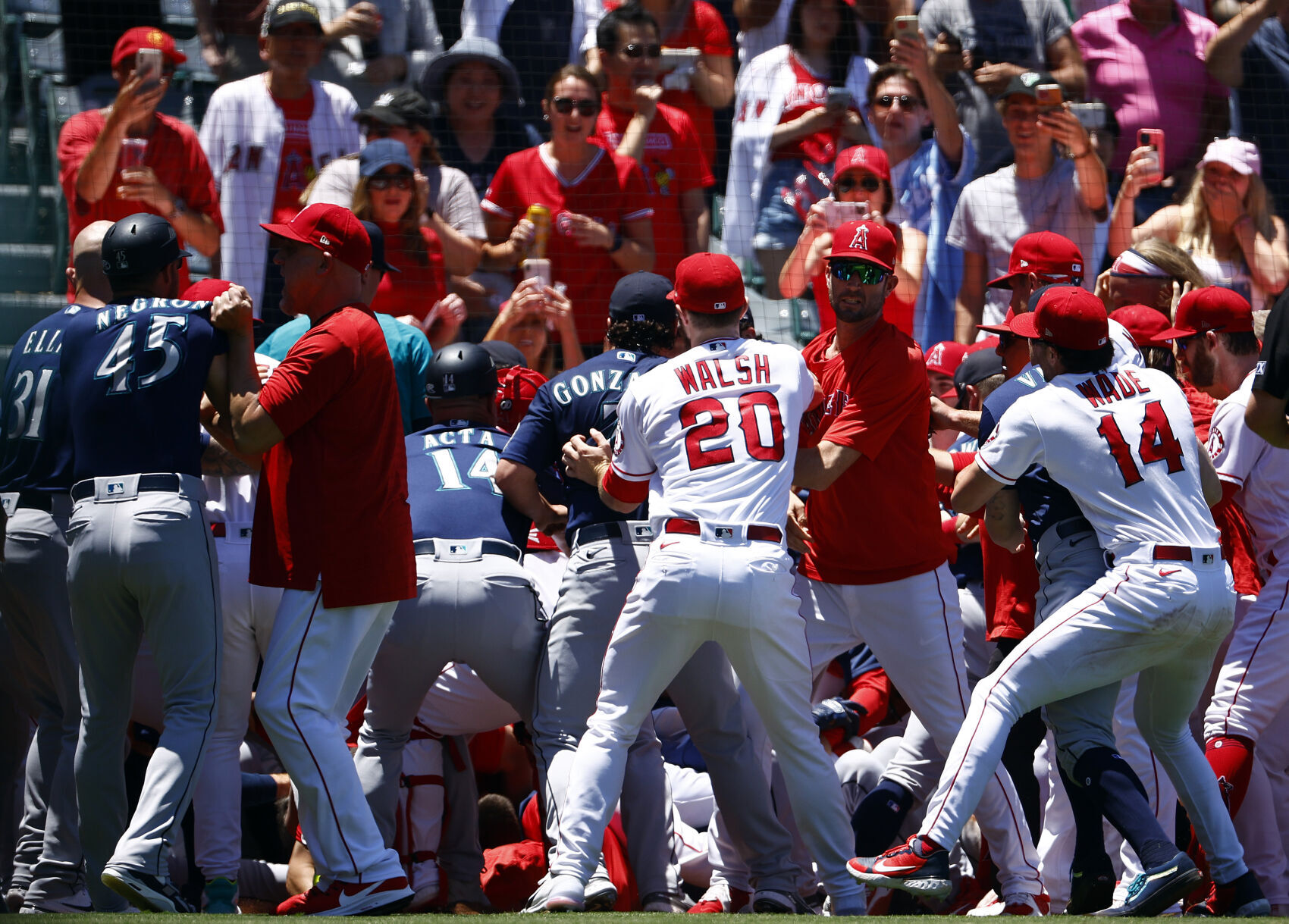 Mass brawl and eight ejections overshadow Los Angeles Angels win over the Seattle Mariners